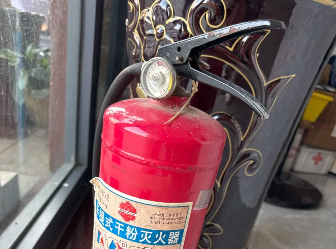 舊的滅火器不要扔，可以回收.jpg