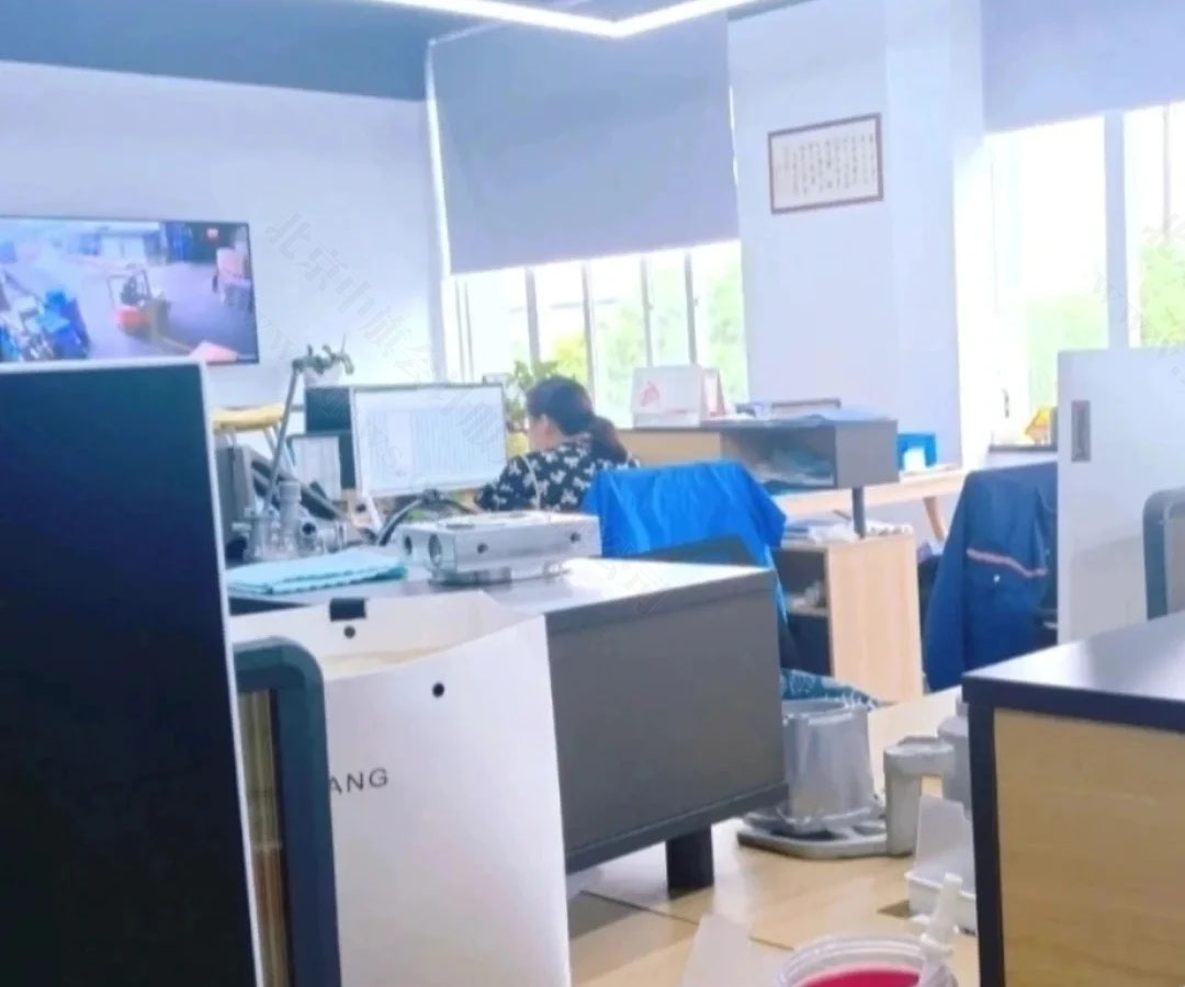 企業(yè)內部工作照片.jpg